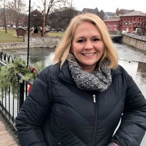 Meet your Posher, Laura